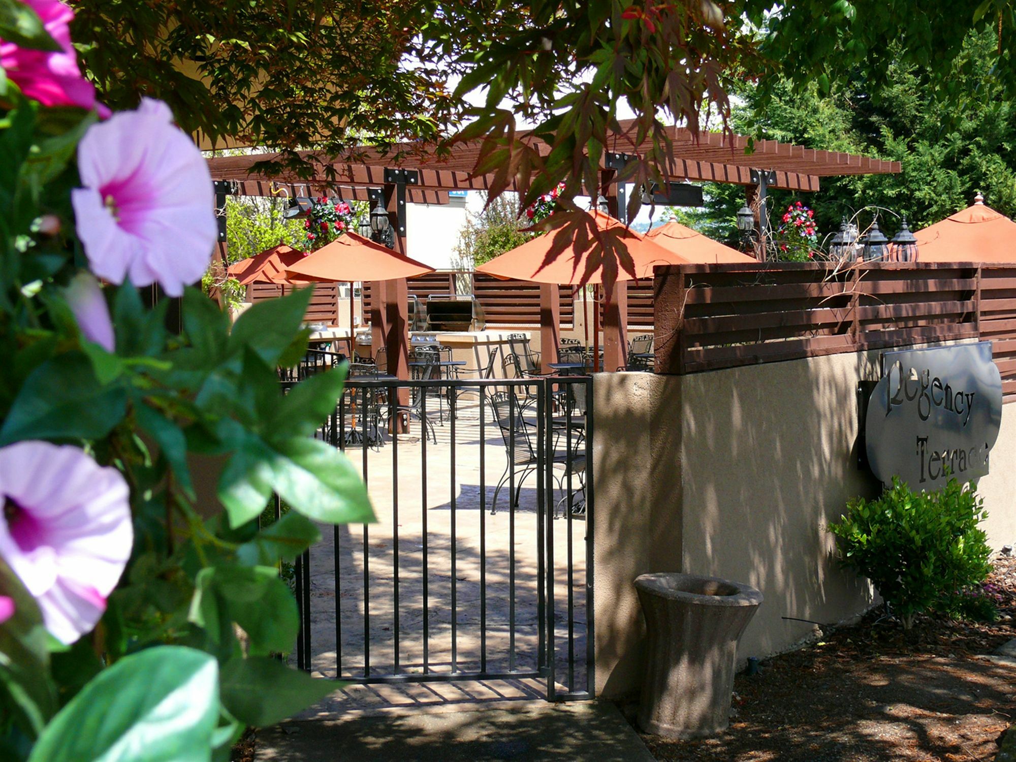 Rogue Regency Inn&Suites Medford Exterior foto